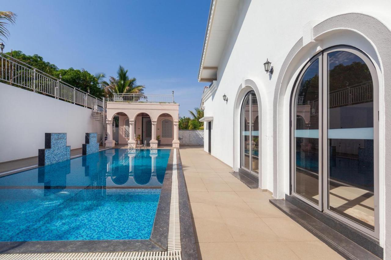 Bellevue Palace By Stayvista - Lavish Abode With A Pool, Landscaped Lawn, Gazebo & Adventure Activities Nāsik Eksteriør bilde