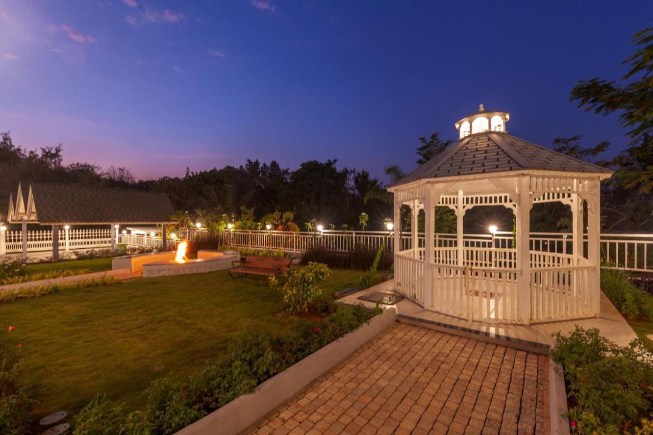 Bellevue Palace By Stayvista - Lavish Abode With A Pool, Landscaped Lawn, Gazebo & Adventure Activities Nāsik Eksteriør bilde