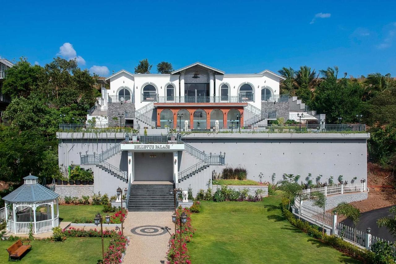 Bellevue Palace By Stayvista - Lavish Abode With A Pool, Landscaped Lawn, Gazebo & Adventure Activities Nāsik Eksteriør bilde