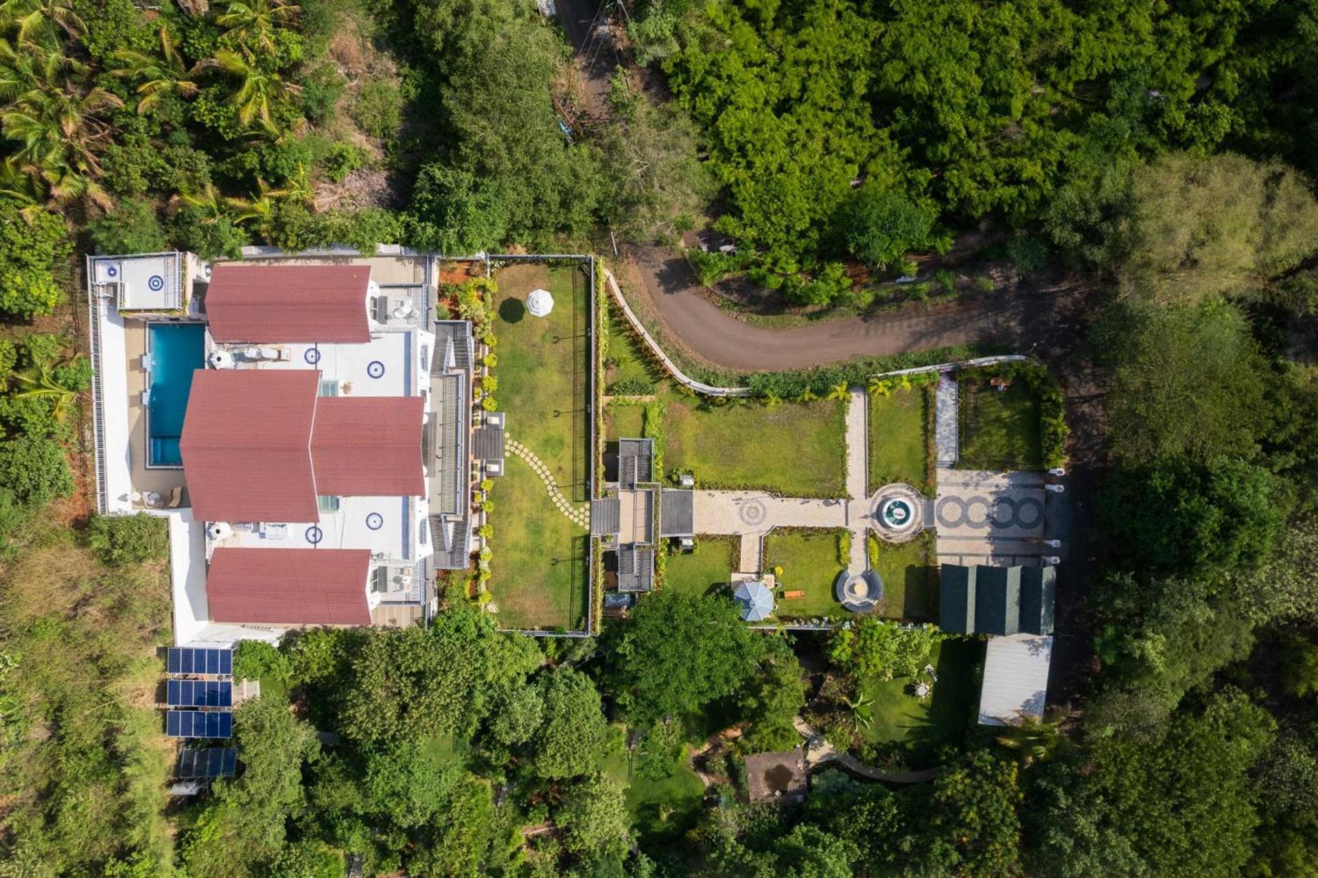 Bellevue Palace By Stayvista - Lavish Abode With A Pool, Landscaped Lawn, Gazebo & Adventure Activities Nāsik Eksteriør bilde